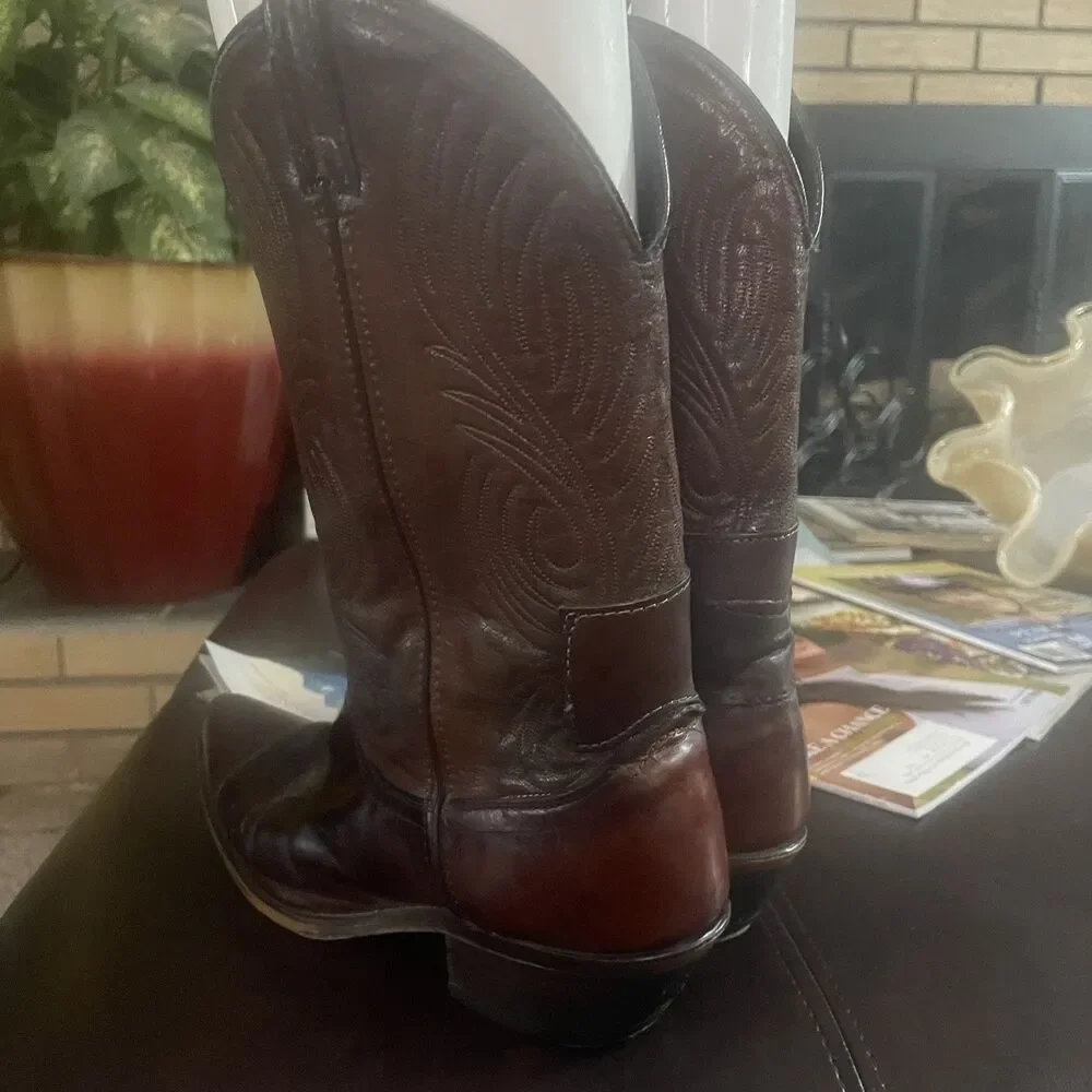 VTG Laredo Men’s Cowboy 18563 Brown 10D. USA Made Western Boots